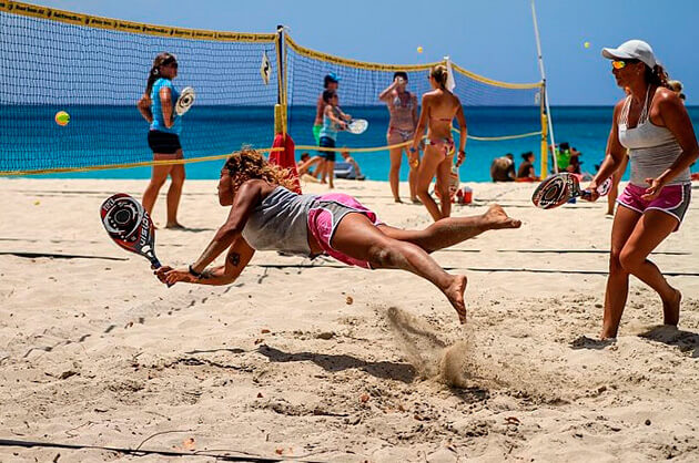 Las Mejores Playas para Jugar Beach Tennis en el Mundo